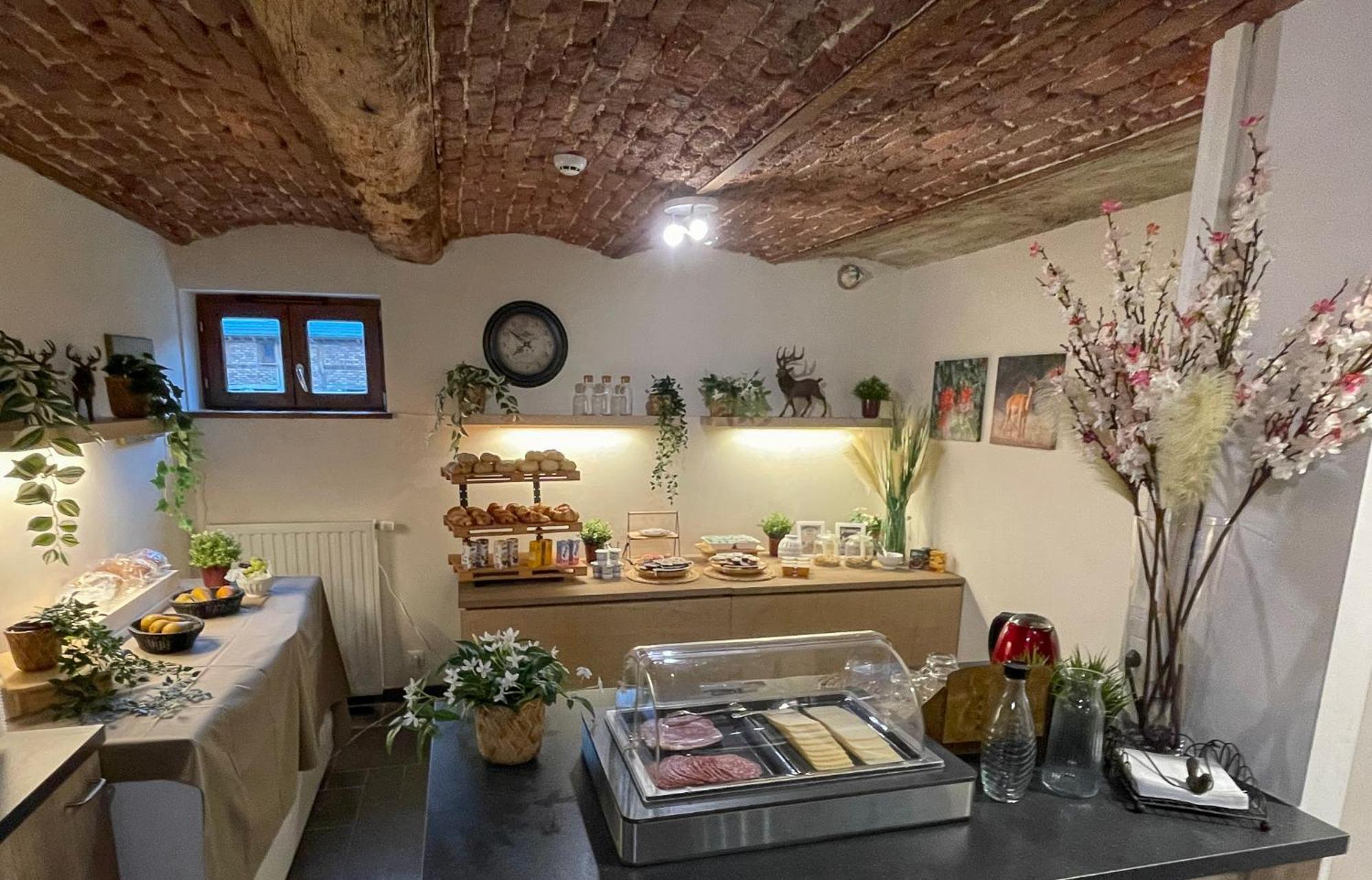 B&B Hotel In Ferme De Leuze Nabij Durbuy, Eigen Laadpalen Somme-Leuze ภายนอก รูปภาพ